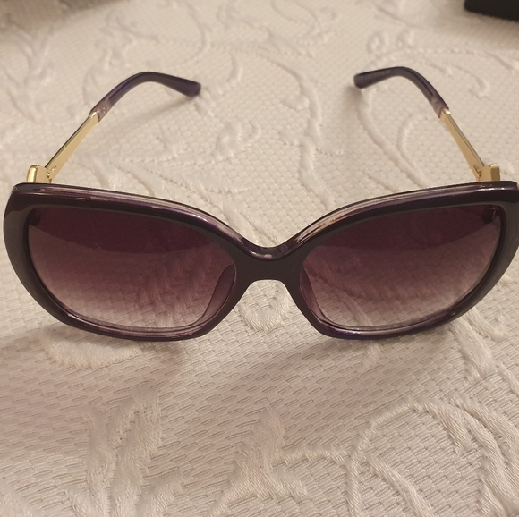 Lucky Leaf Square Oversized Purple Sunglasses - Picture 3 of 10